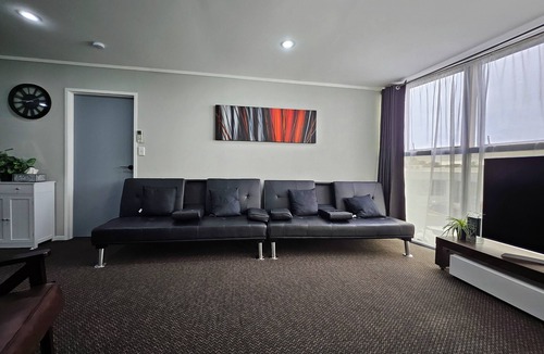 Manukau City Apartment | 2 Double bed Apartment Manukau