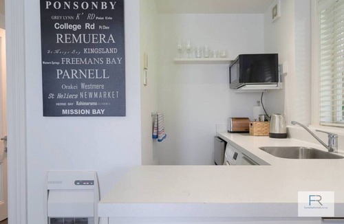 Freemans Bay Apartment | 20 Anglesea Street, Freemans Bay