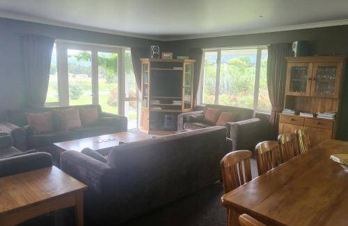 Fox Glacier House | 297 m² House ∙ 6 bedrooms ∙ 12 guests