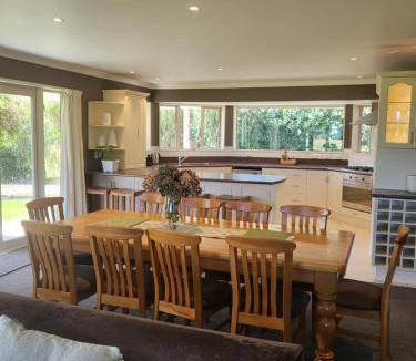 Fox Glacier House | 297 m² House ∙ 6 bedrooms ∙ 12 guests