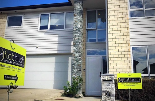 Flat Bush Apartment | 390 m² Serviced apartment ∙ 7 bedrooms ∙ 18 guests