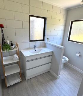 Whangamata House | 4 Bedroom Family Beach House