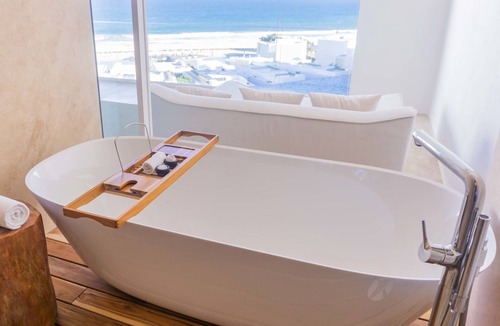 Zona Hotelera House | 4BR Oceanview Suite in Los Cabos! Bike Rental, 5 Pools, Parking, Pet-friendly!