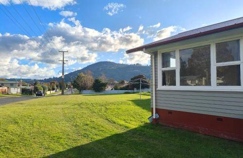 Kawaha Point Bed & Breakfast | 90 m² Bed and breakfast ∙ 3 bedrooms ∙ 13 guests