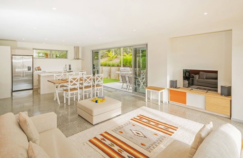 Whangapoua House | A Slice of Summer - Whangapoua Holiday Home