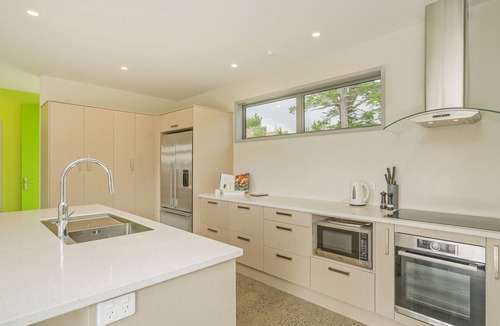 Whangapoua House | A Slice of Summer - Whangapoua Holiday Home