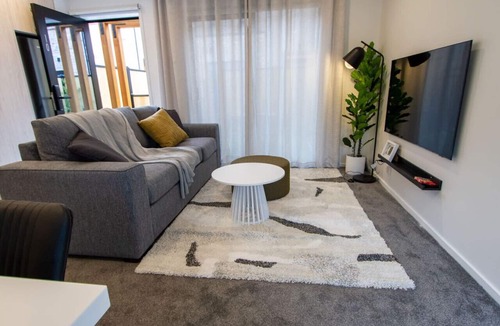 Christchurch City Centre House | A Touch of Luxury in CHCH CBD