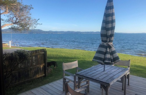 Big Bay House | Absolute Beach Front,3 brm bach sleeps 6 .Plus 5 person sleepout also available