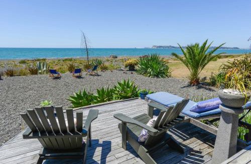 Napier Bed & Breakfast | Absolute Beachfront B&B