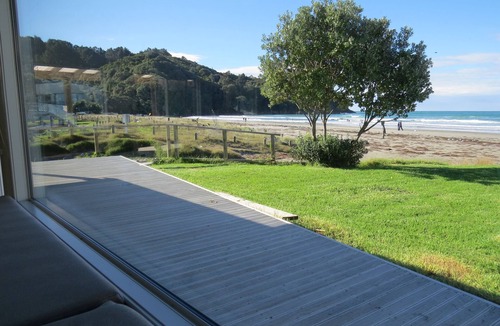 Waihi Beach House | Absolute beachfront! Sleeps 12+nBuilt 2011