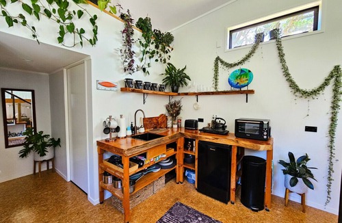 Hot Water Beach House | Adventurers Chest - Pohutukawa Equipment Included