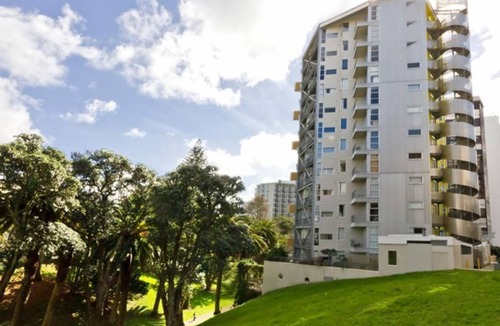 Newton Apartment | Air Scotia Tower Apartment Over the Myers Park