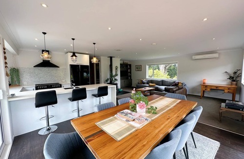 Waiuku House | Almost Coastal - Pool & Hot Tub