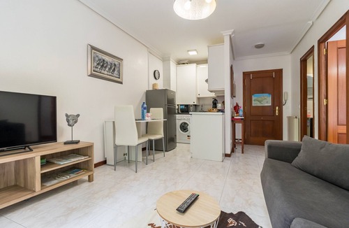 Suances Apartment | Apartment 'La Ribera' with Mountain Views, Shared Pool, and Wi-Fi