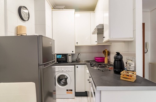 Suances Apartment | Apartment 'La Ribera' with Mountain Views, Shared Pool, and Wi-Fi