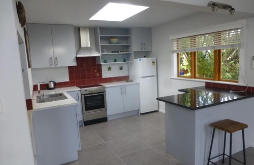 Eketahuna Apartment | Arty Place