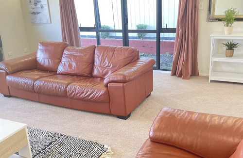 Greenlane - Ellerslie House | Auckland City & AIRPORT Near Sylvia park mall