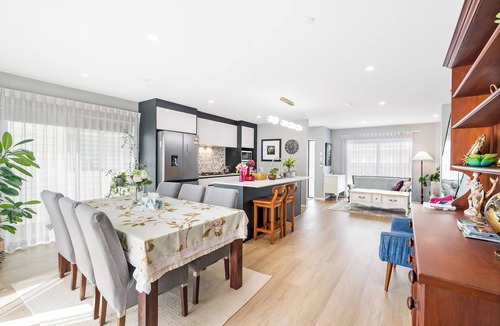 Greenlane - Ellerslie Villa | Auckland Golden Phoenix Holiday Homes