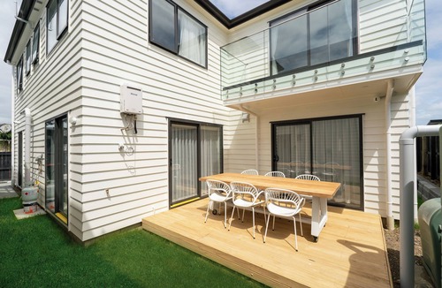 Greenlane - Ellerslie Villa | Auckland Golden Phoenix Holiday Homes