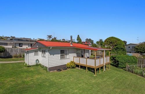 Waiotahi House | Back to the Beach Bach
