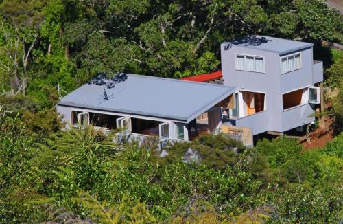 Palm Beach House | Barefoot Spirit - Stay Waiheke