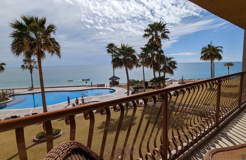 La Choya Condo | Beachfront, Pool/HotTub, Gym, FastWifi, Netflix, Amazon, Kid Friendly