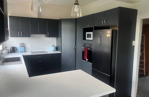 Tuatapere House | Beach Valley Air B & B
