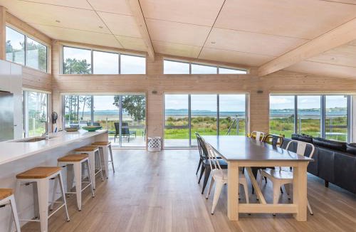 Snells Beach House | Beachfront Escape - Snells Beach Holiday Home