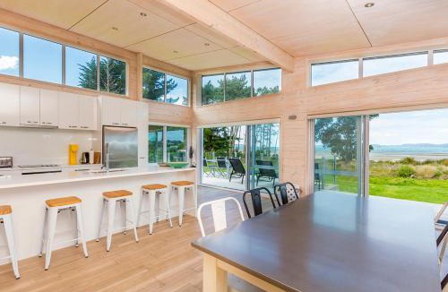 Snells Beach House | Beachfront Escape - Snells Beach Holiday Home