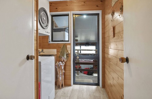 Snells Beach House | Beachglen - Snells Beach Holiday Home