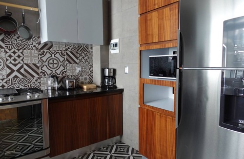 Alvaro Obregon Apartment | Beautiful light-filled apartment with large balcony