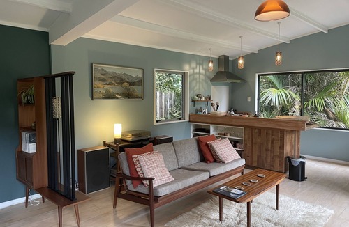 Matakana Cottage | Beautiful native bush retreat