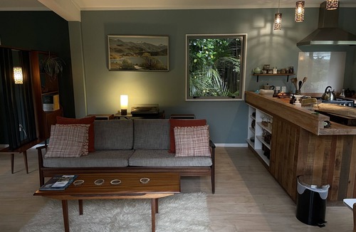 Matakana Cottage | Beautiful native bush retreat