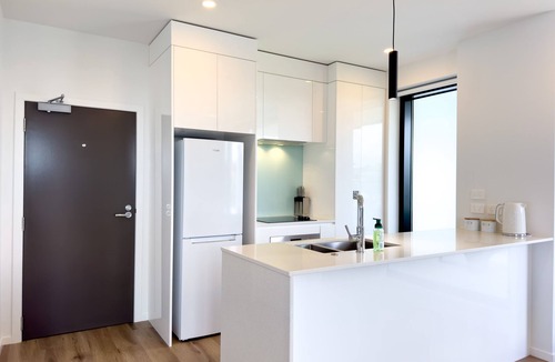 Mount Wellington Apartment | Beautiful View 2 Beds Apartment East Auckland