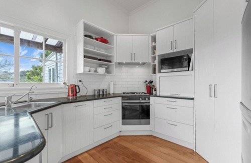 Devonport House | Bespoke Stays - Holiday Charm at Devonport Villa
