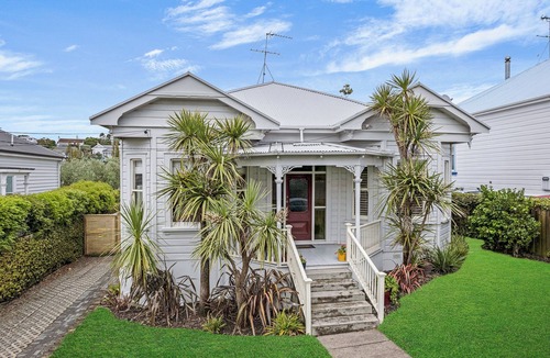 Devonport House | Bespoke Stays - Holiday Charm at Devonport Villa
