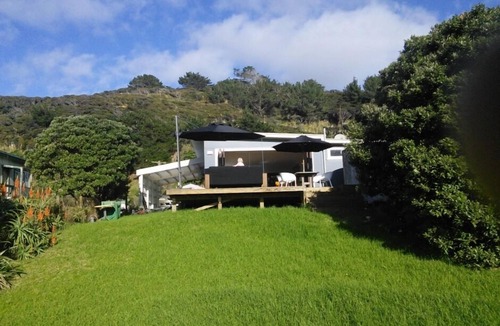 Te Akau House | Best Bach at the Beach - Port Waikato