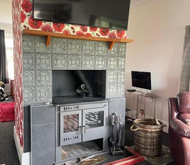 Waimatuku Villa | Big Fully Equipped 3BRM Quiet Farm House Near Beach & 12 min to Town