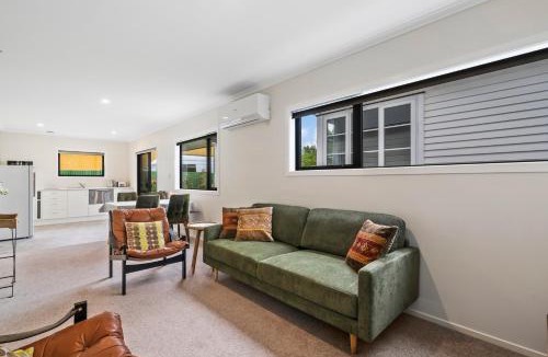 Greytown House | Birch Cottage - Greytown Holiday Home