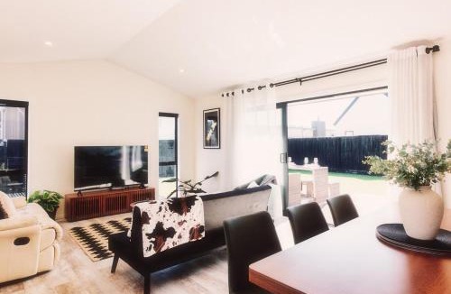 Prebbleton House | Black Pearl-4 bedroom brand new designer house