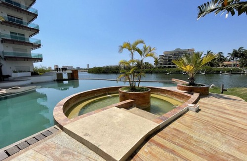 Marina Mazatlan Condo | bonita habitación hotelera con balcón by Gpsrentas