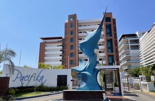 Marina Mazatlan Condo | bonita habitación hotelera con balcón by Gpsrentas