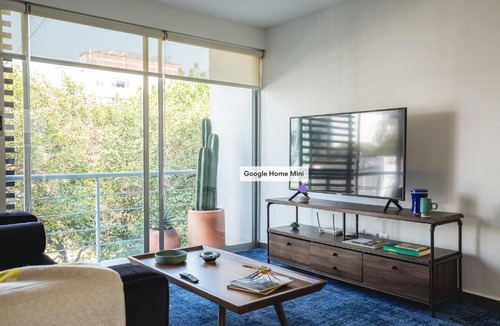 Hipodromo Apartment | Bright 2BR Condesa Apartment With Balcony