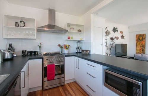 Waihi Beach House | Brilliantly positioned 30 metres from the beach.