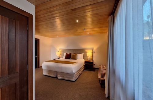 Manapouri Cabin | Cabot Lodge