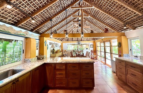 Los Barriles House | Casa Blandina In town, Restaurants, pickle, beach, private pool, Hot tub