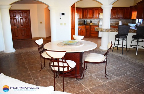 Sandy Beach House | Casa Diamante (3 Bedroom 2 Bathroom)