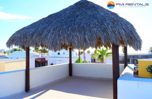 Sandy Beach House | Casa Diamante (3 Bedroom 2 Bathroom)