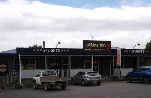 Owaka Hotel | Catlins Inn