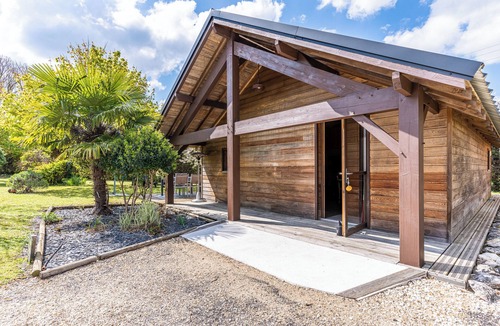 Reaux sur Trefle Ski Chalet | CHALET IN THE VINEYARDS, 5 minutes from Jonzac Antilles